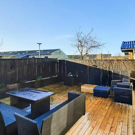 1 Bedroom Awesome In *