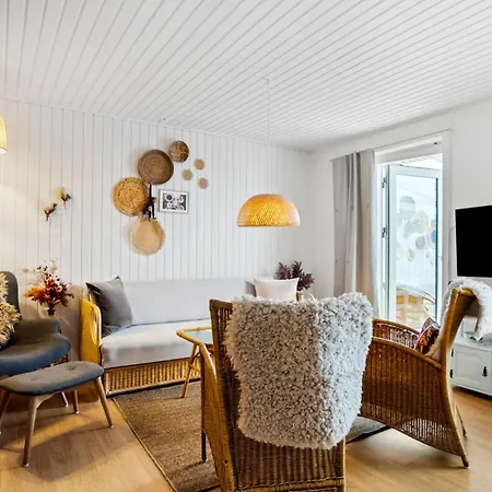 1 Bedroom Awesome In *