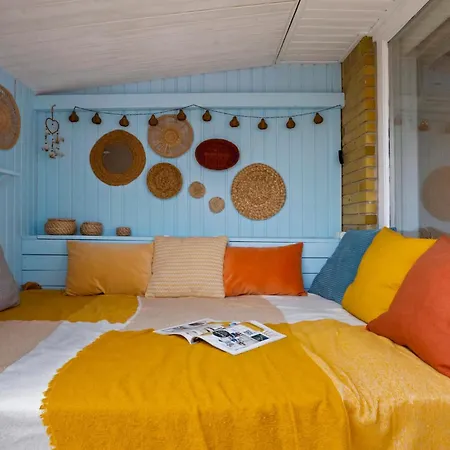 Σπίτι διακοπών 1 Bedroom Awesome In