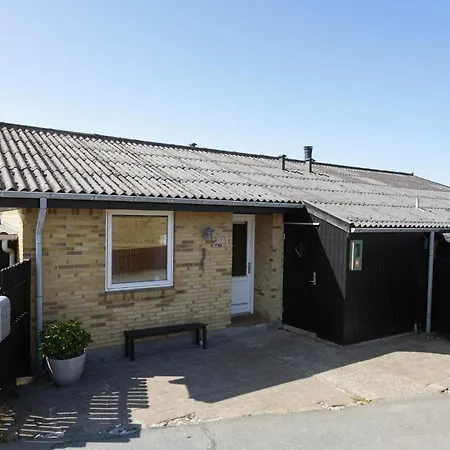 1 Bedroom Awesome In *