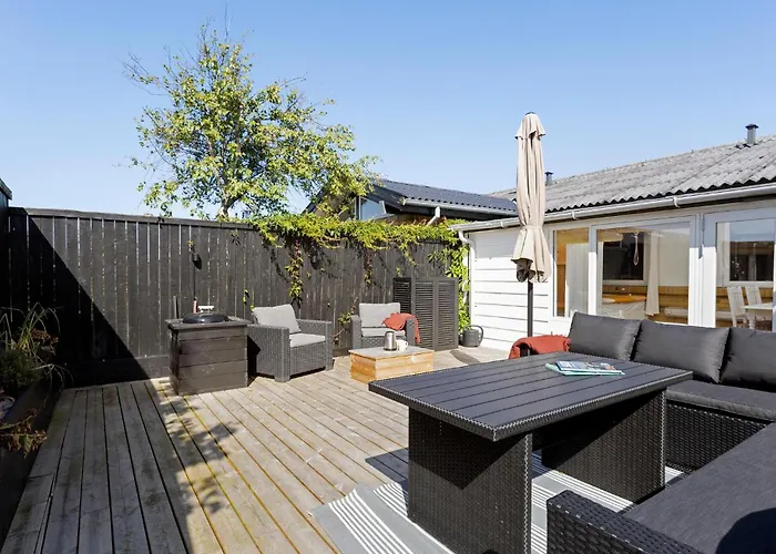 Holiday home 1 Bedroom Awesome In
